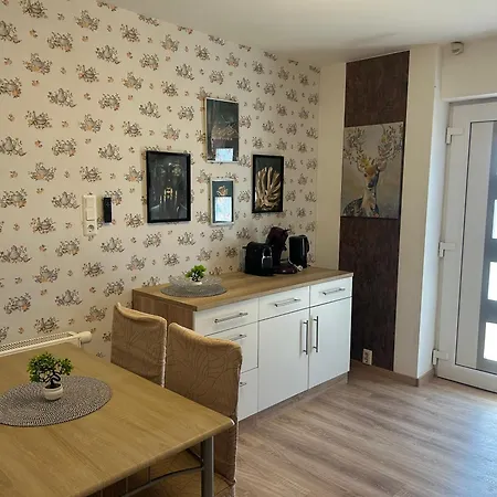 Dorfstrasse 10 - Csl Ug Δωμάτια σε οικογενειακή κατοικία Bensdorf